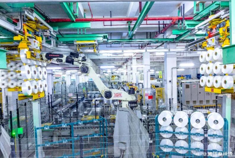 揭秘5G工廠搭建全流程 這些黑科技如何借助人工智能應(yīng)用軟件開發(fā)，讓老廠變身“智慧先鋒”